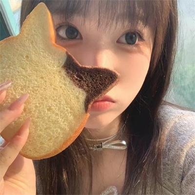 院子里的女人